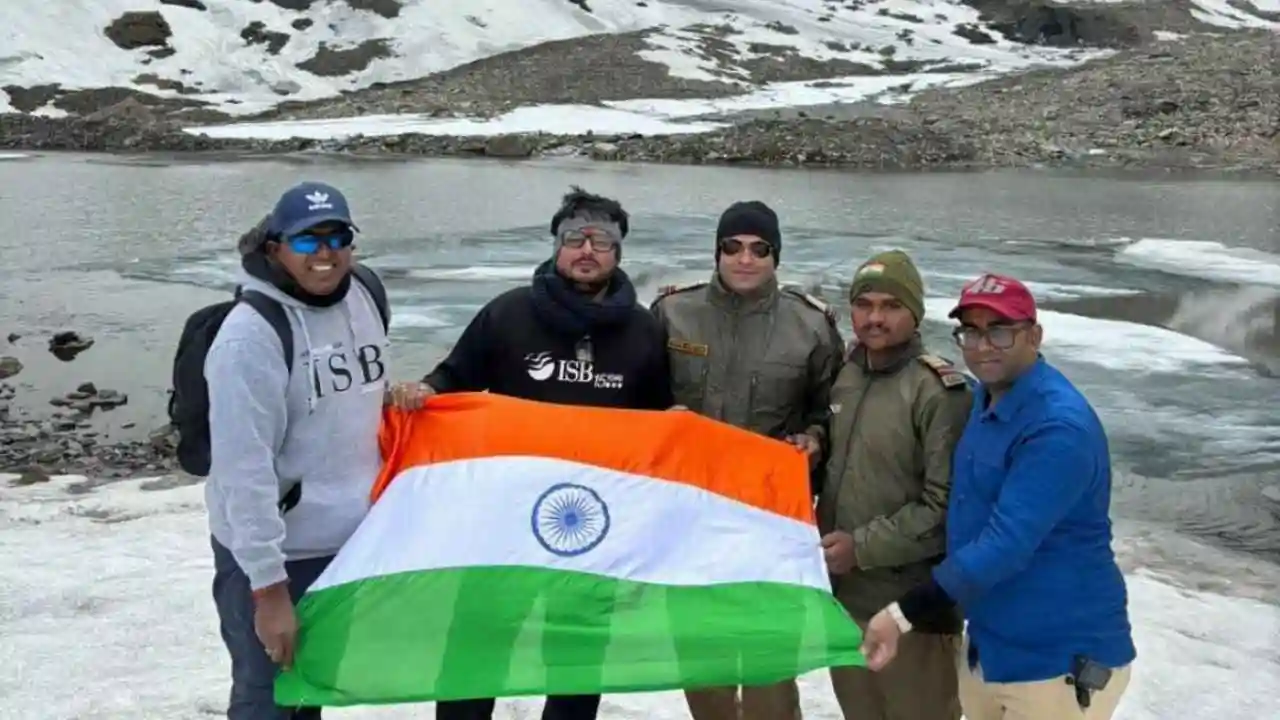 Nagarjuna Travels Group Tour Picture